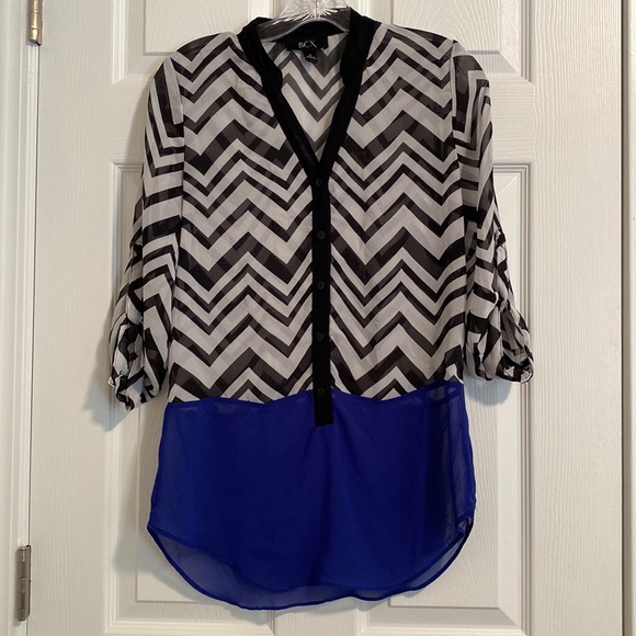 BCX Black and White  Chevron, Royal Blue half Button V Neck Blouse Size S - Picture 3 of 7